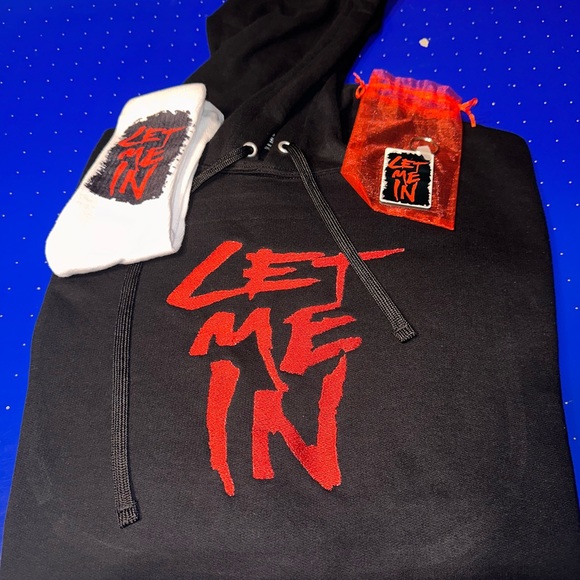 Bray Wyatt Hoodie and keychain and socks - Picture 7 of 10